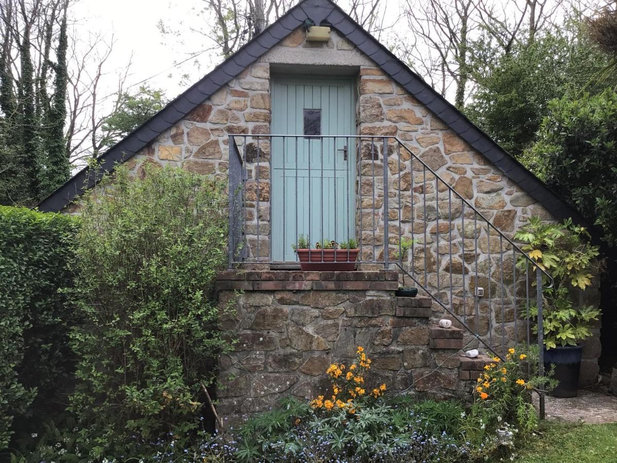 Cozy Camborne Studio Retreat With Two Single Beds エクステリア 写真