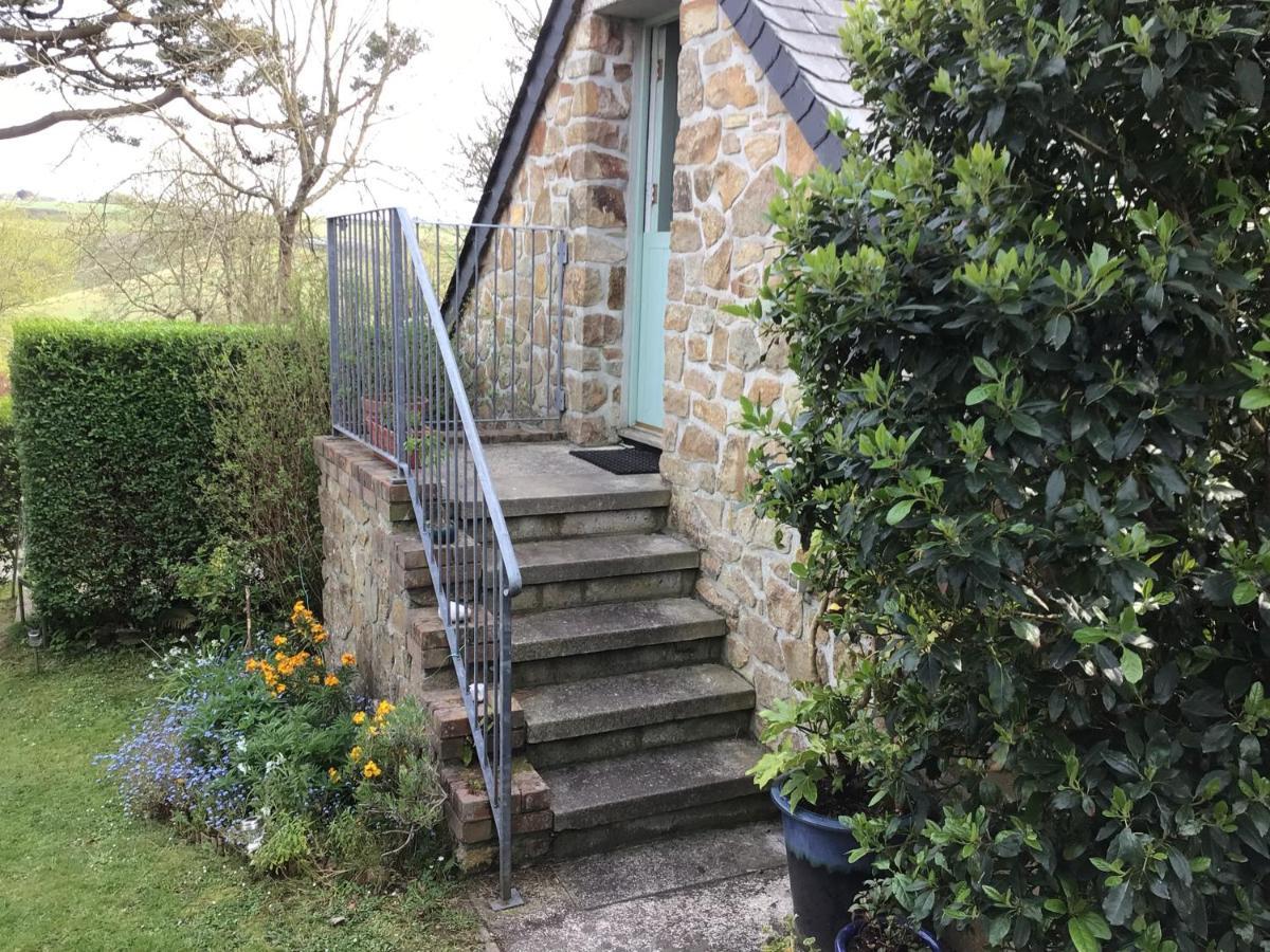 Cozy Camborne Studio Retreat With Two Single Beds エクステリア 写真