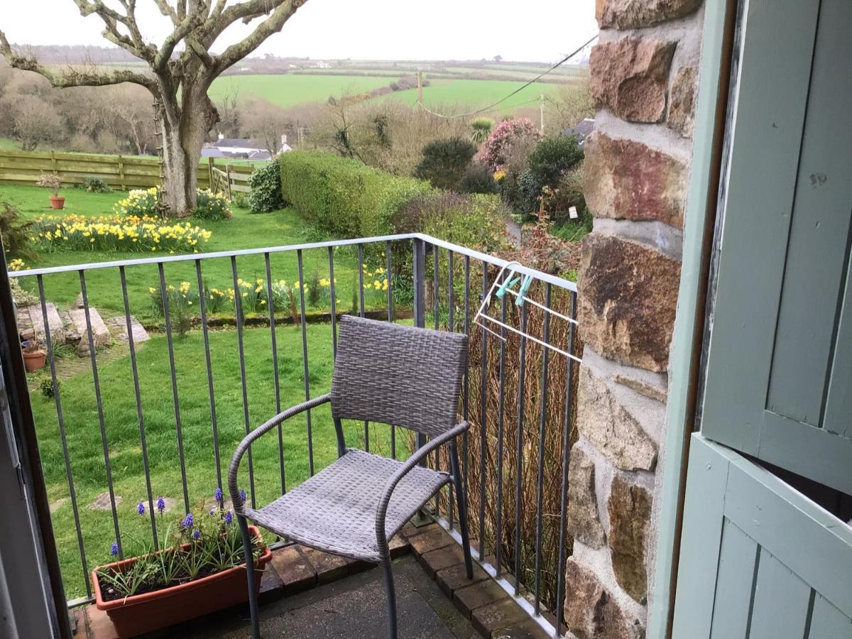 Cozy Camborne Studio Retreat With Two Single Beds エクステリア 写真