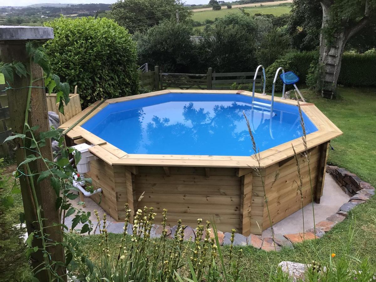 Cozy Camborne Studio Retreat With Two Single Beds エクステリア 写真